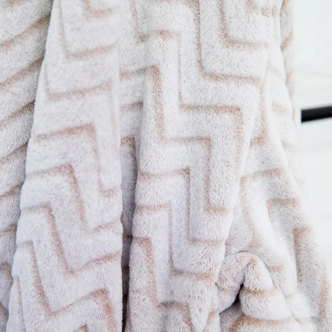 Plush Robe Zig Zag - Latte