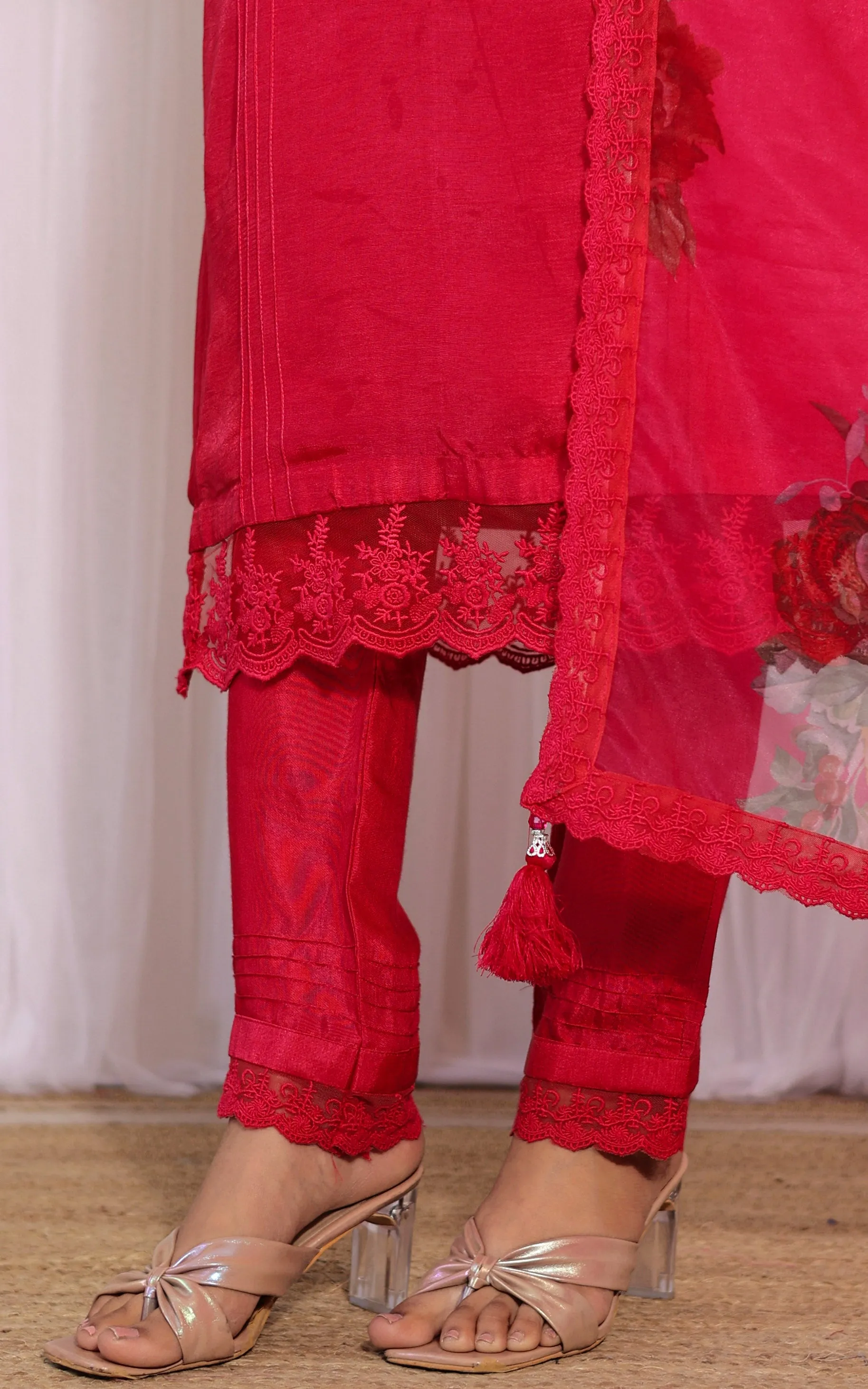 Swati Rathi Rani Kurta Pant Set With Floral Organza Dupatta