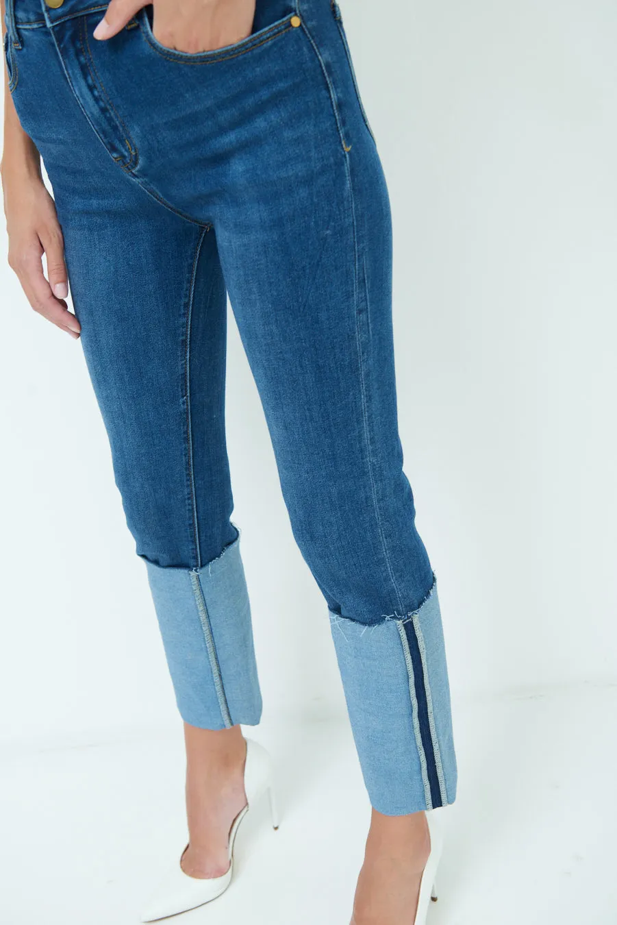 Trendy two-tone cropped jeans wholesale